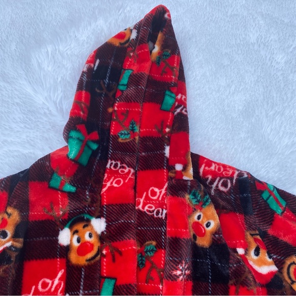 Rudolph Christmas Bathrobe - Picture 5 of 12